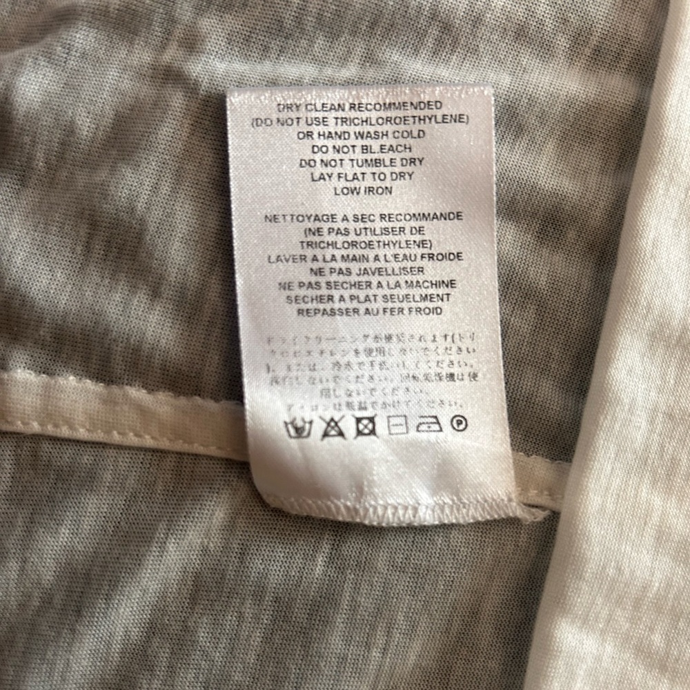The row white shirt - Picture 3 of 5
